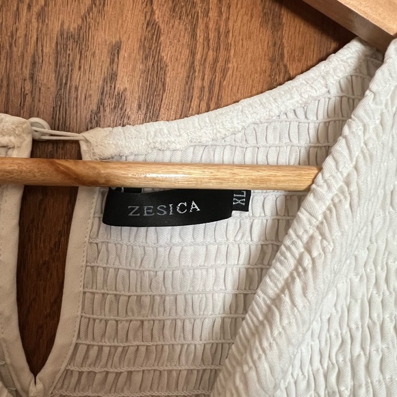 White dress worn once perfect condition - Picture 2 of 3